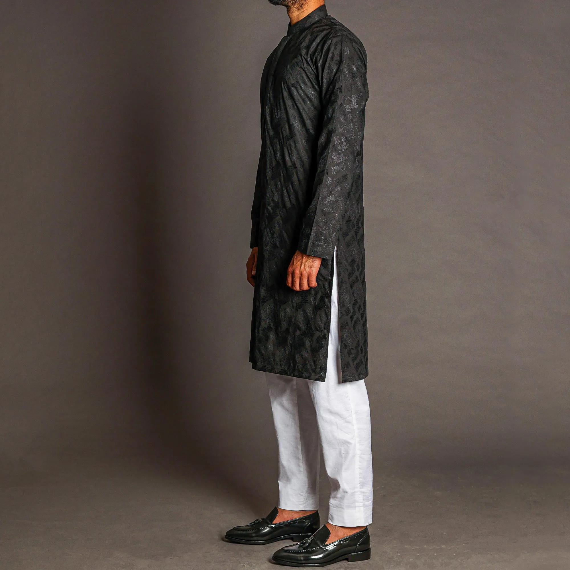 Black Embroidered Noble Kurta