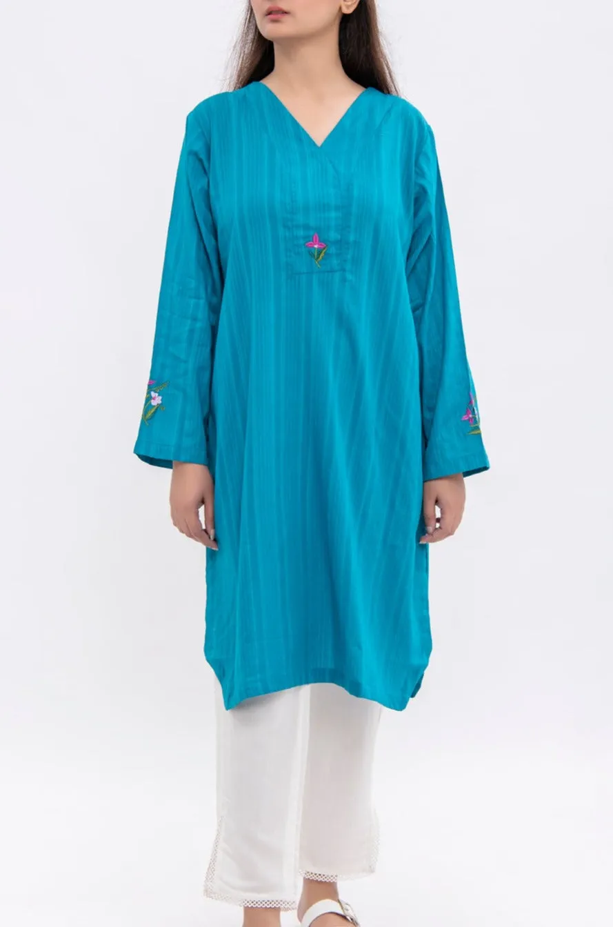 KURTA WITH EMBROIDERY DETAIL