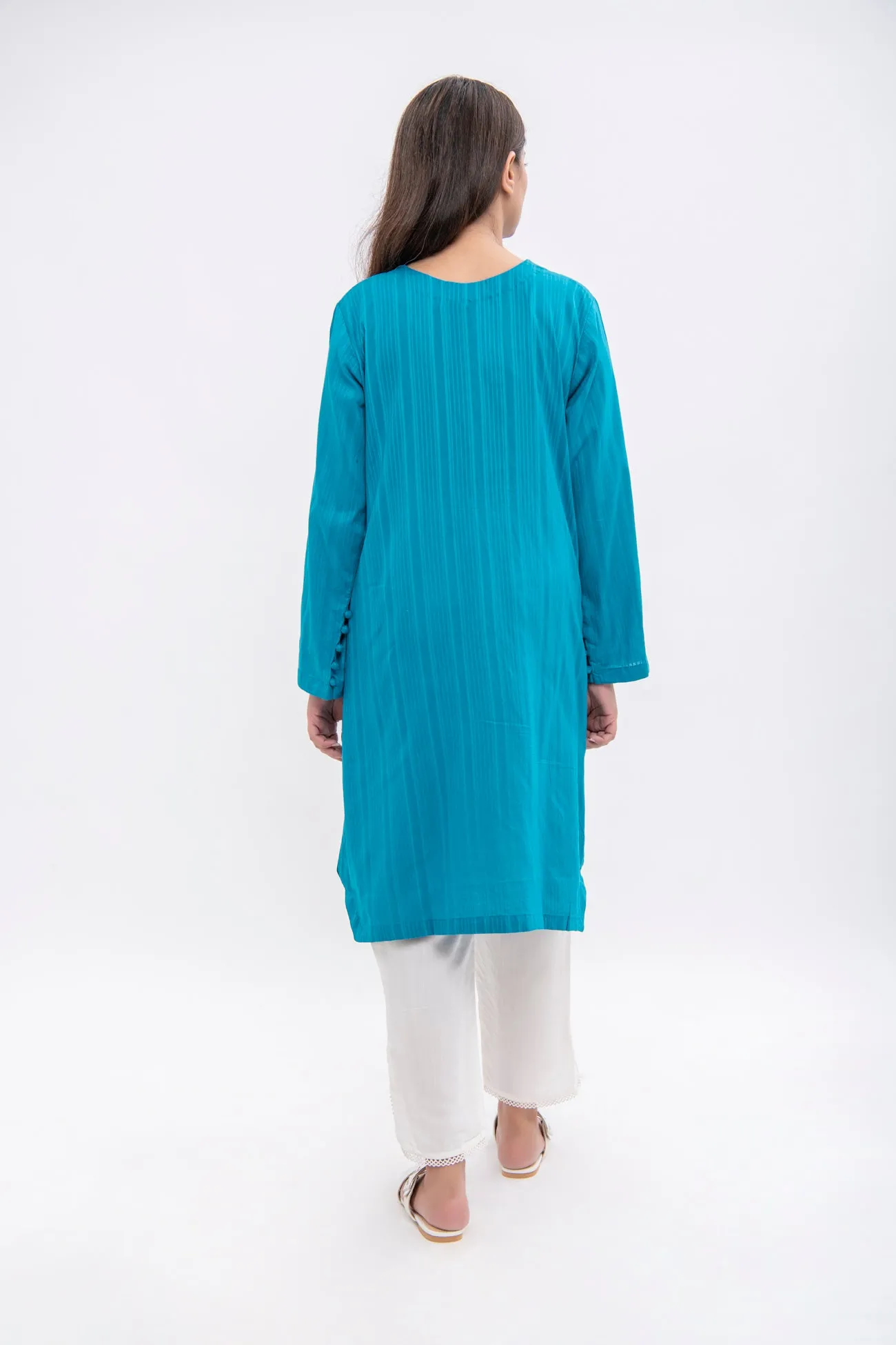 KURTA WITH EMBROIDERY DETAIL