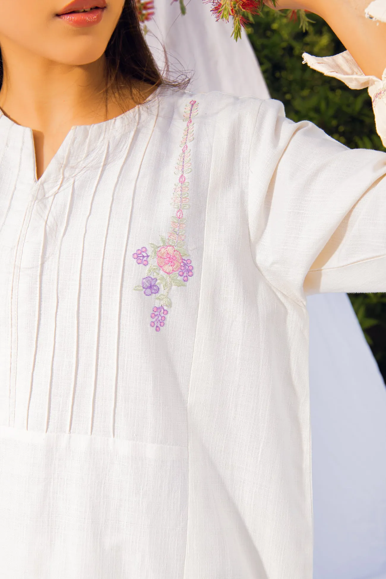 LINEAR EMBROIDERED KURTA