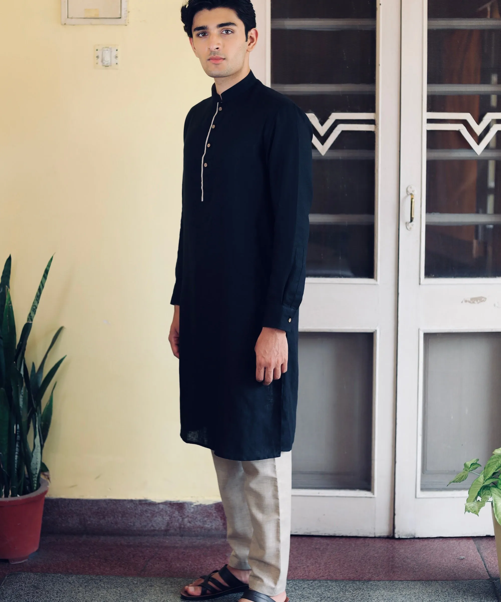 Onyx Majesty Linen Kurta Pyjama Set