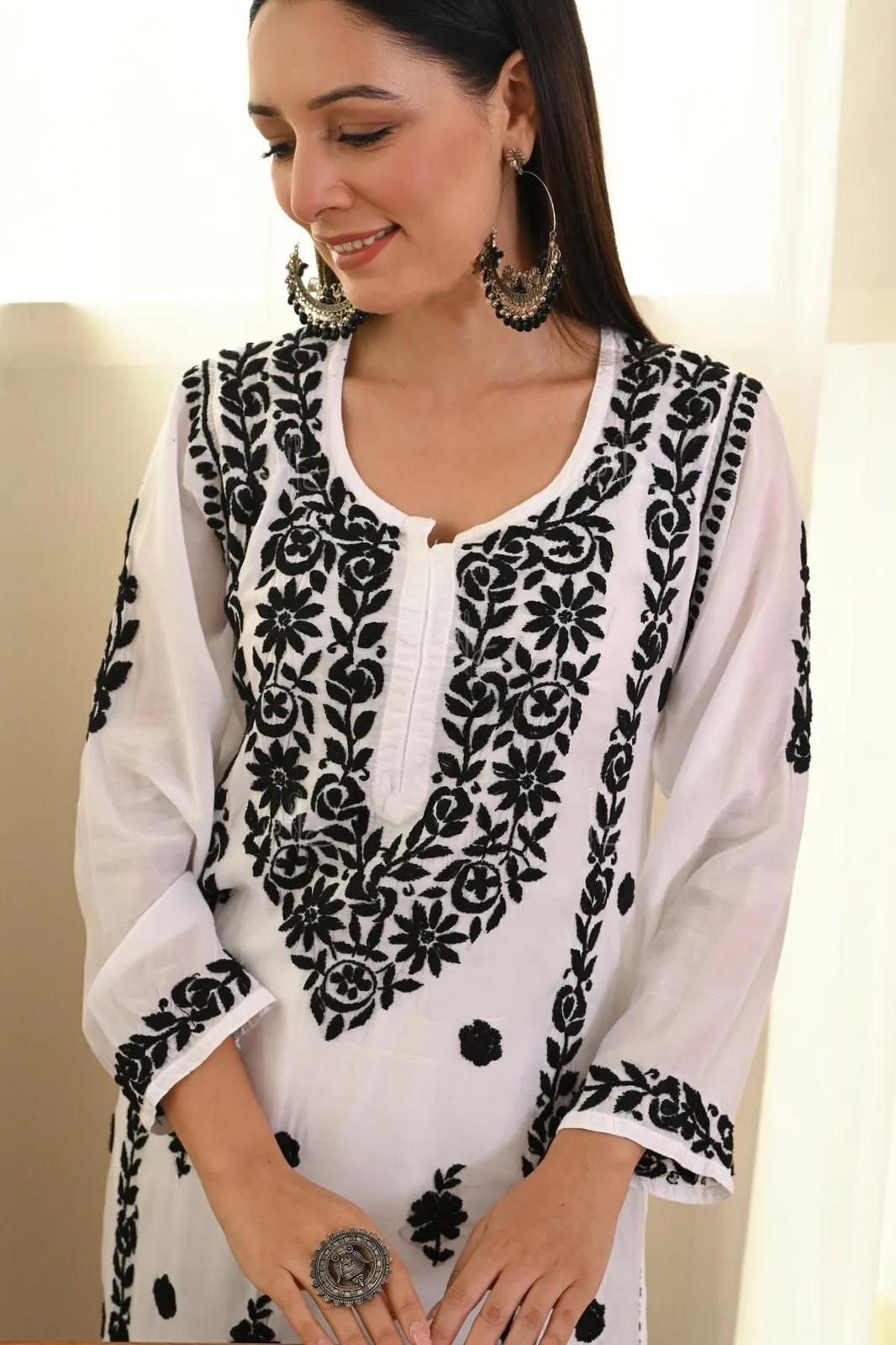 Pratha Black & White 3D Chikankari Muslin Kurta